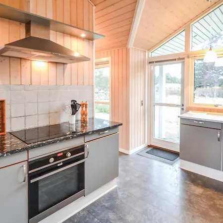 3 Bedroom Pet Friendly In *