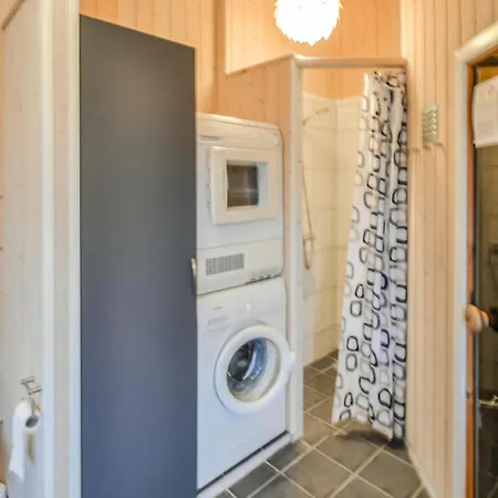 Holiday home 3 Bedroom Pet Friendly In *